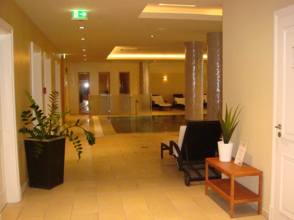 Eingang zum Pool  Hotel Vier Jahreszeiten Kühlungsborn