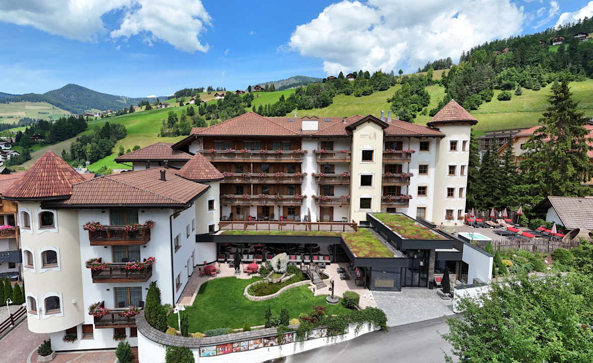 Außenansicht Hotel Almhof Call