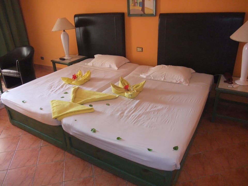 Mit viel Liebe wurde das Zimmer immer hergerichtet Arabia Azur Resort