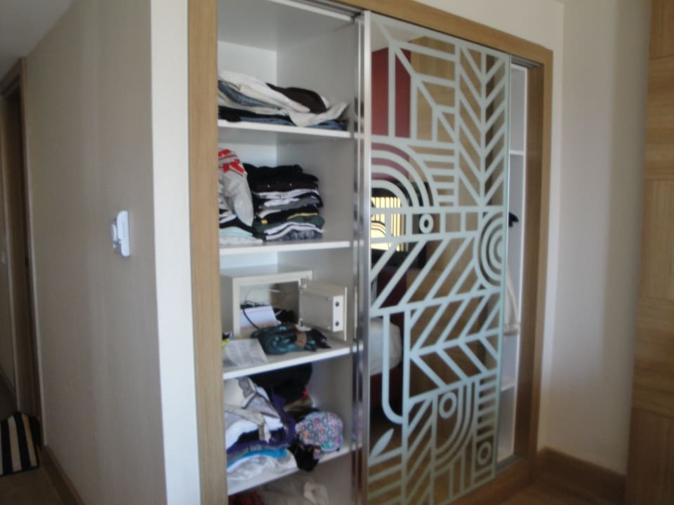 Schrank Hotel Delphin Imperial