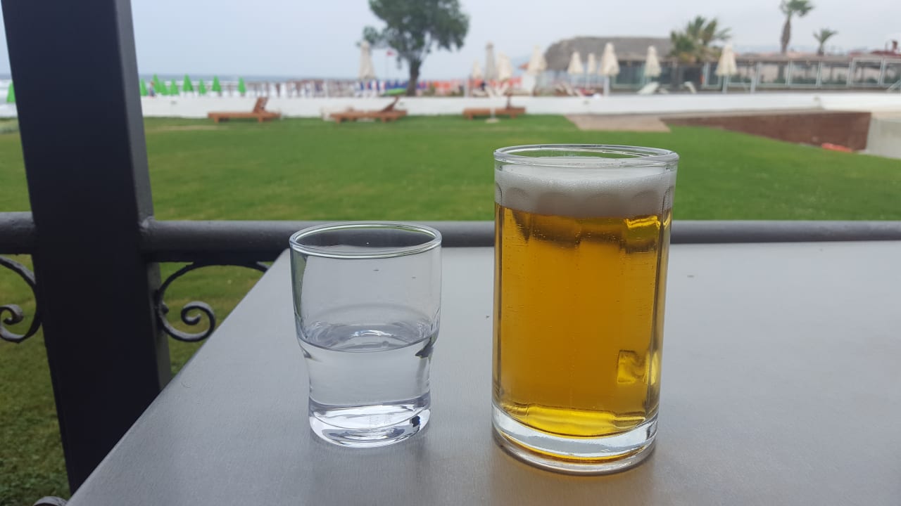 Raki und Bier  HARPIN Happy Days Beach Hotel