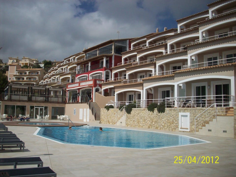 Blick auf die Anlage vom Pool  BAHÍA SUITES CAMP DE MAR