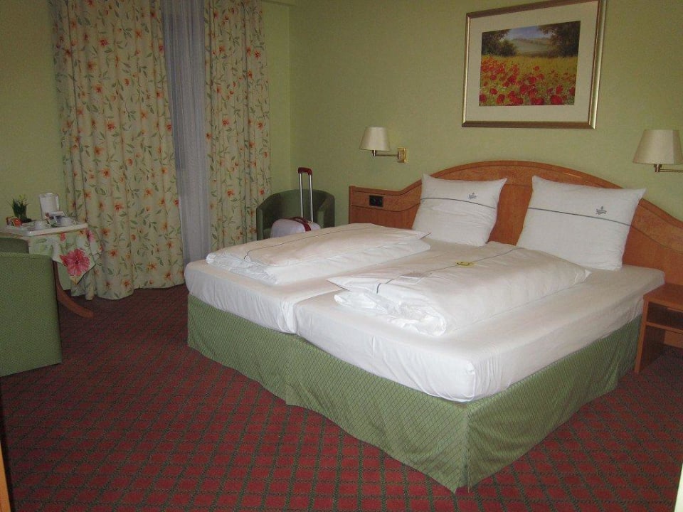 Bett Lohmann's Kapeller Hof