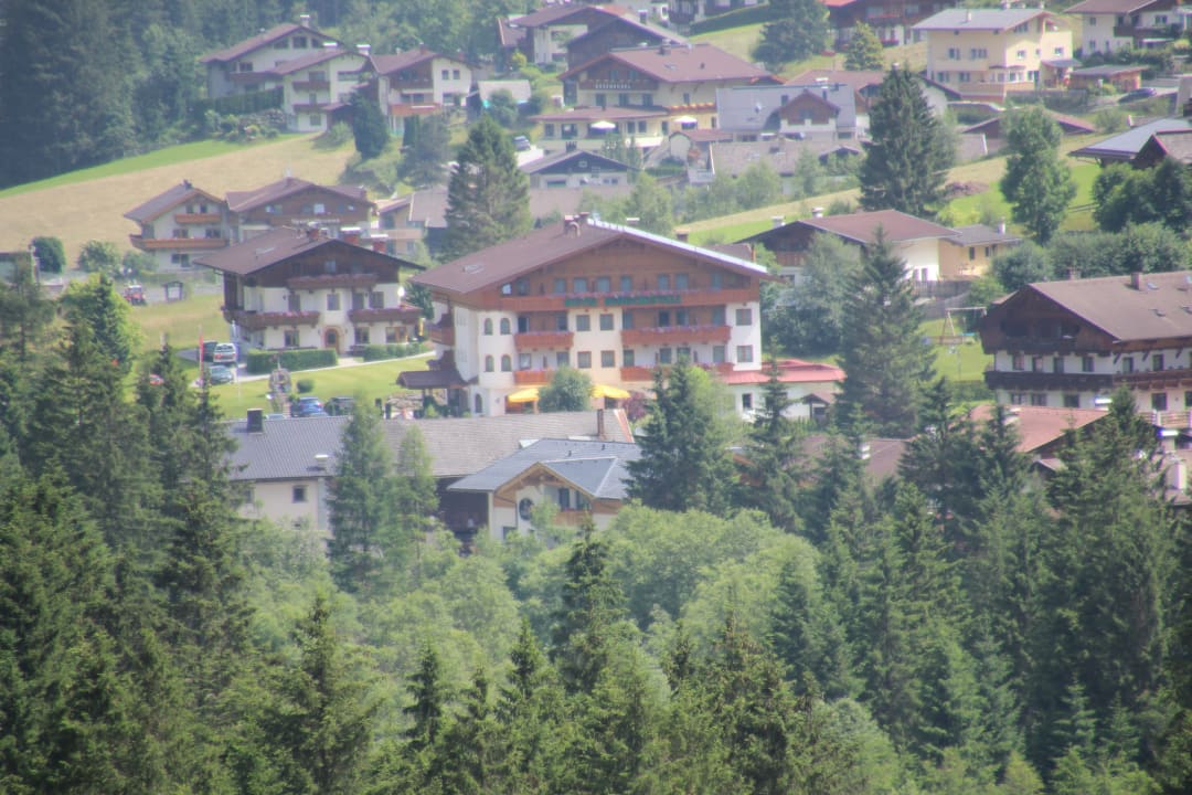 Außenansicht Hotel Bergcristall