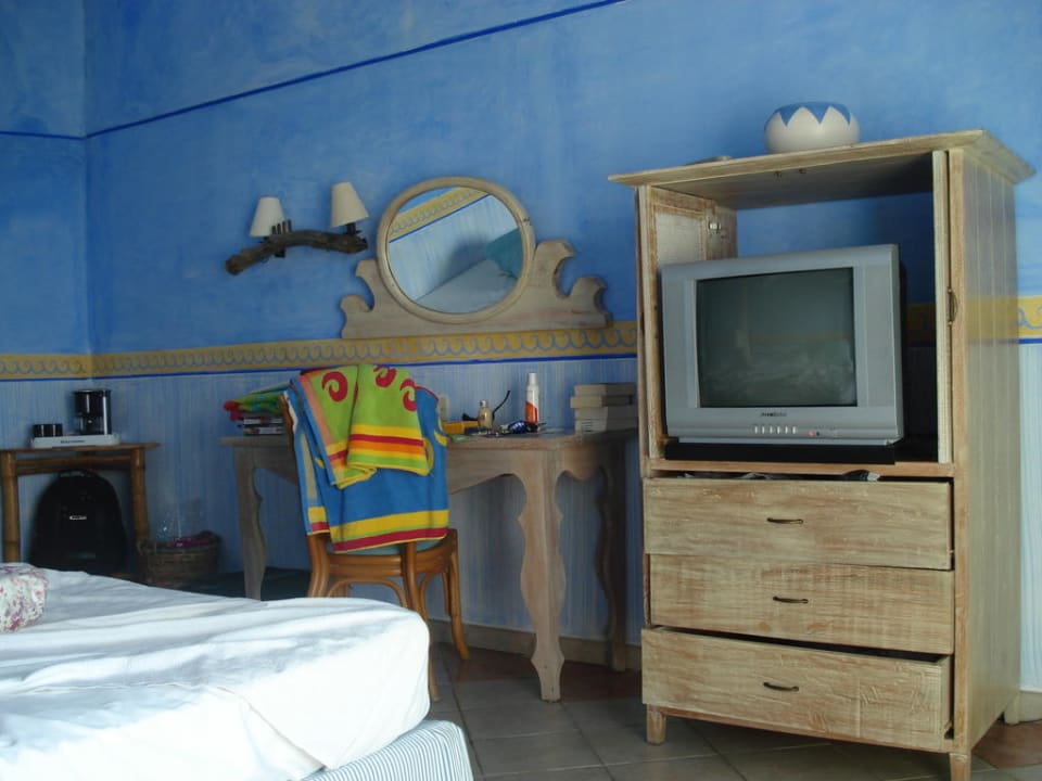 TV, Kommode und Schreibecke Hotel Cayo Largo del Sol