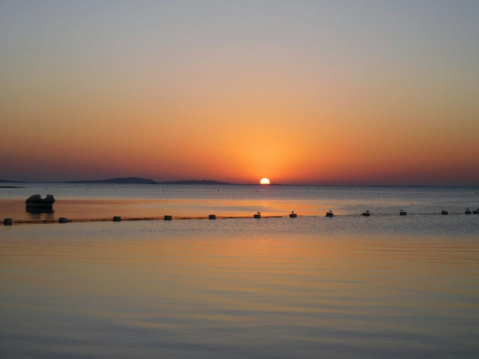 Sonnenaufgang  Pickalbatros White Beach Resort - Hurghada