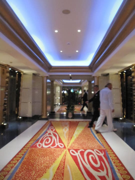 Gang zu den Lifts Burj Al Arab