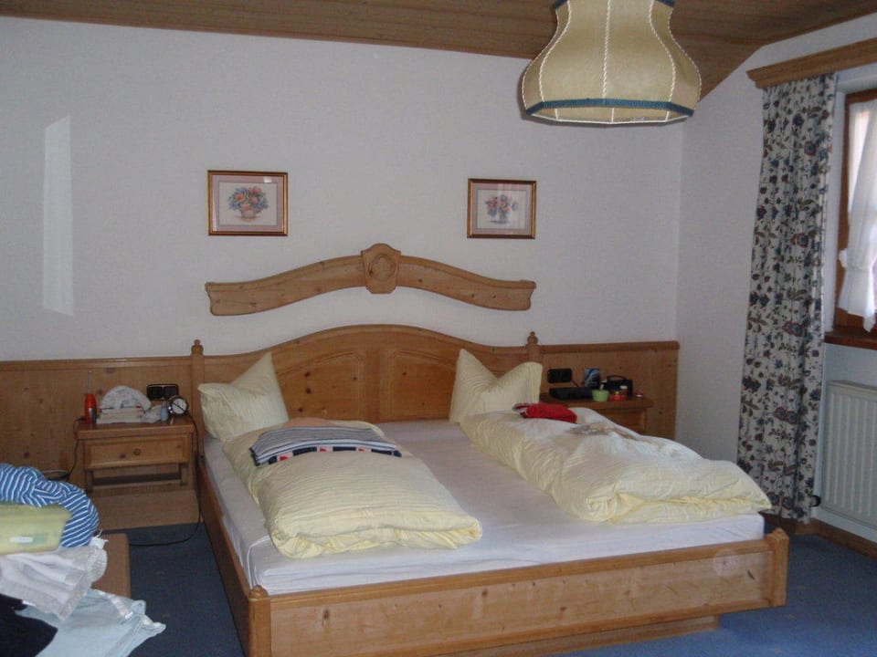 Großes Schlafzimmer mit Balkon VAYA Achensee