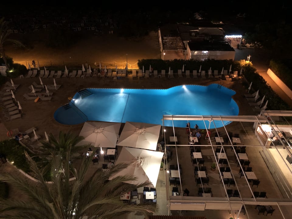 Pool Universal Hotel Castell Royal