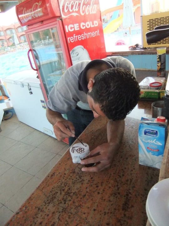 Cappuccino mit Liebe Three Corners Happy Life Beach Resort