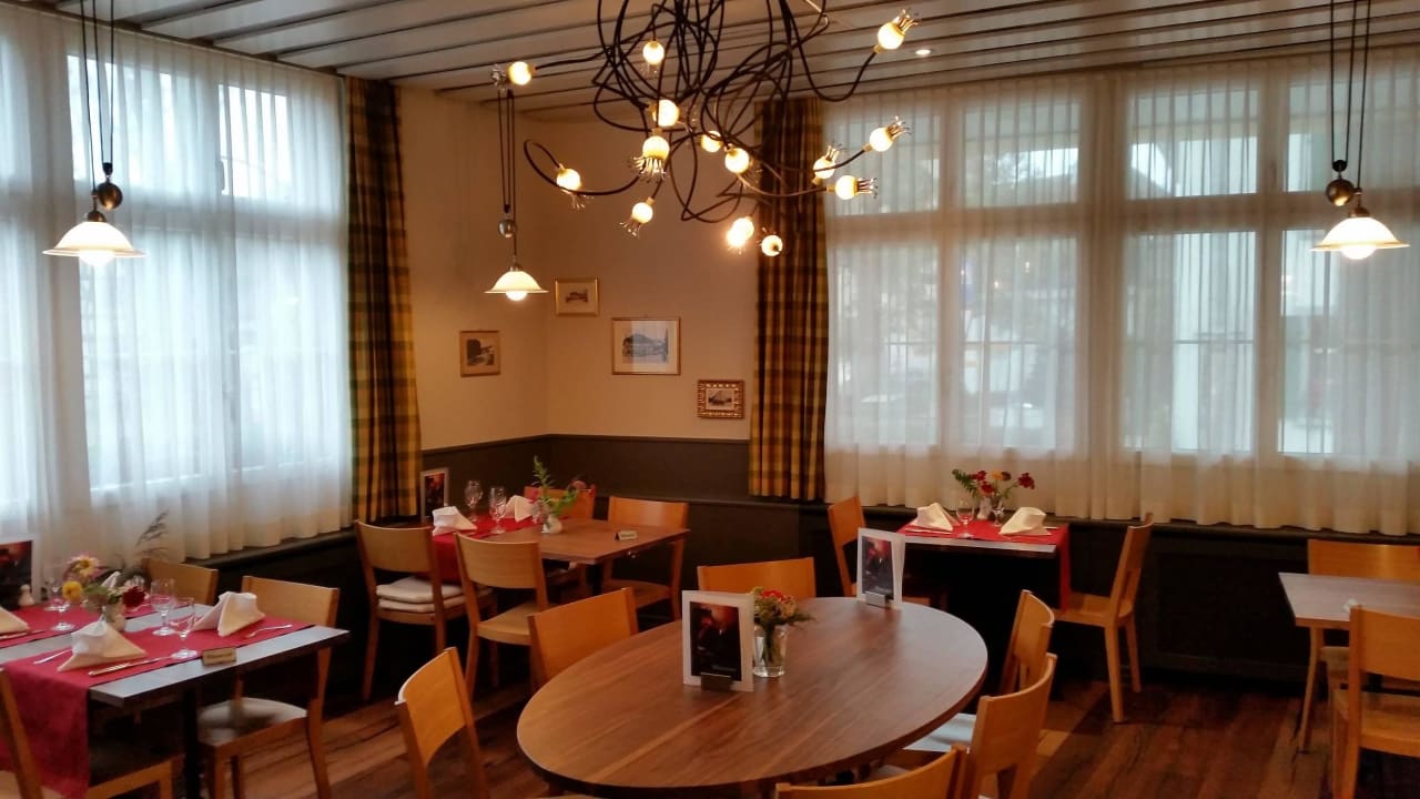 Gaststube neu renoviert Hotel Rössli