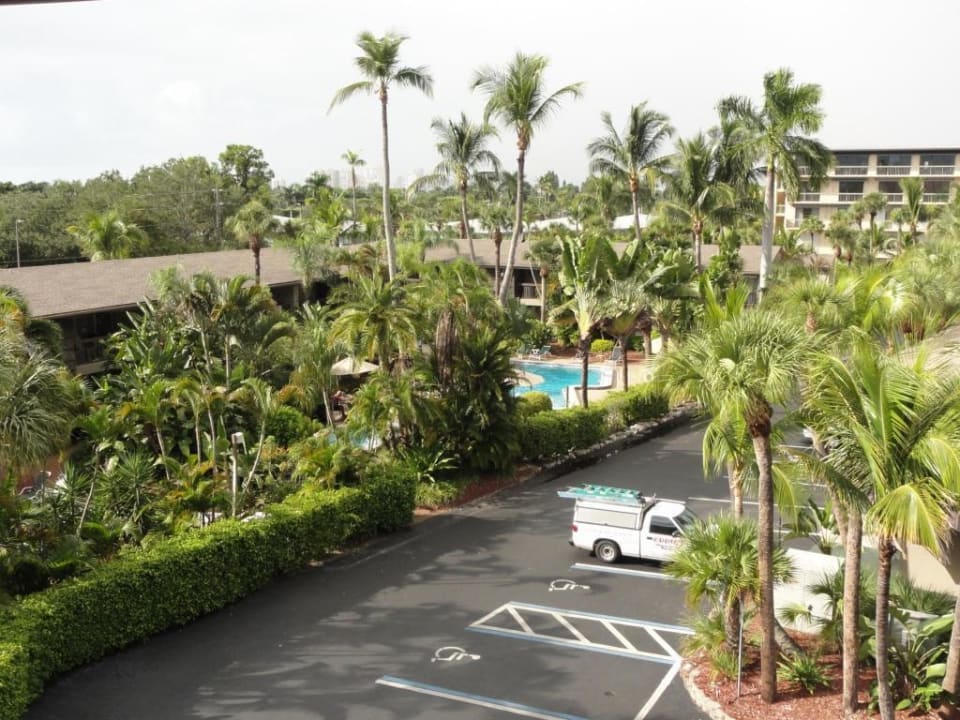 "Im hinteren Gebäudeteil s..." Best Western Hotel Naples Inn & Suites (Naples) • HolidayCheck