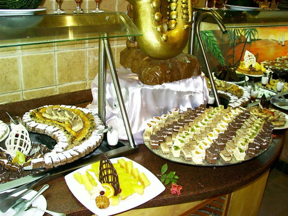 Kuchenbuffet Pickalbatros Alf Leila Wa Leila Resort - Neverland Hurghada