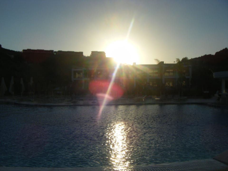 Sonnenuntergang am Pool Princess Andriana Resort & Spa