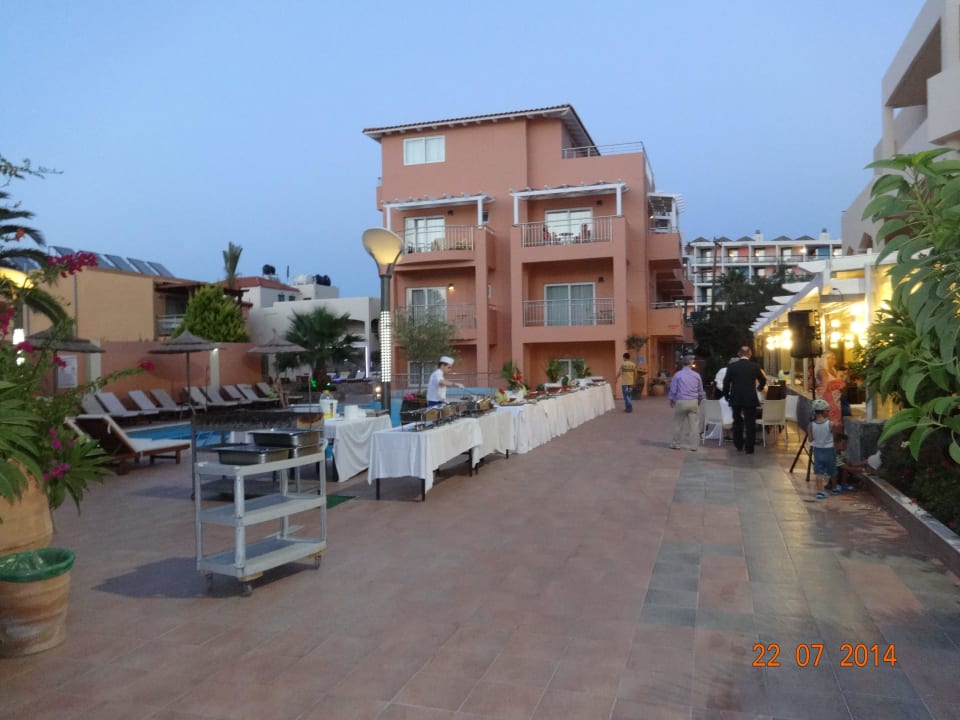 Kolacja w formie bufetu z owocami morza High Beach Resort