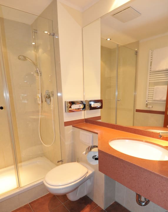 Neu gestaltetes Bad im Hotel in München Sendling Parkhotel Ambassador