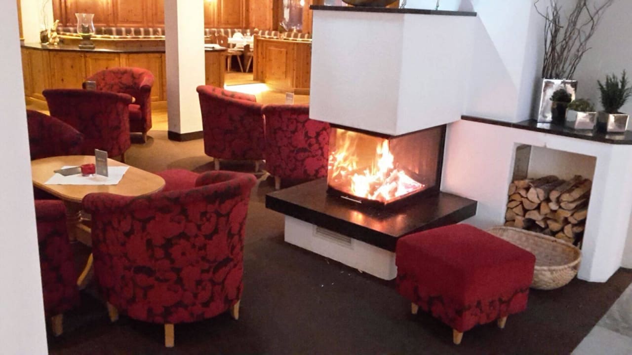Gemütlich Loungen an der Bar Lürzerhof - luxury.nature.spa