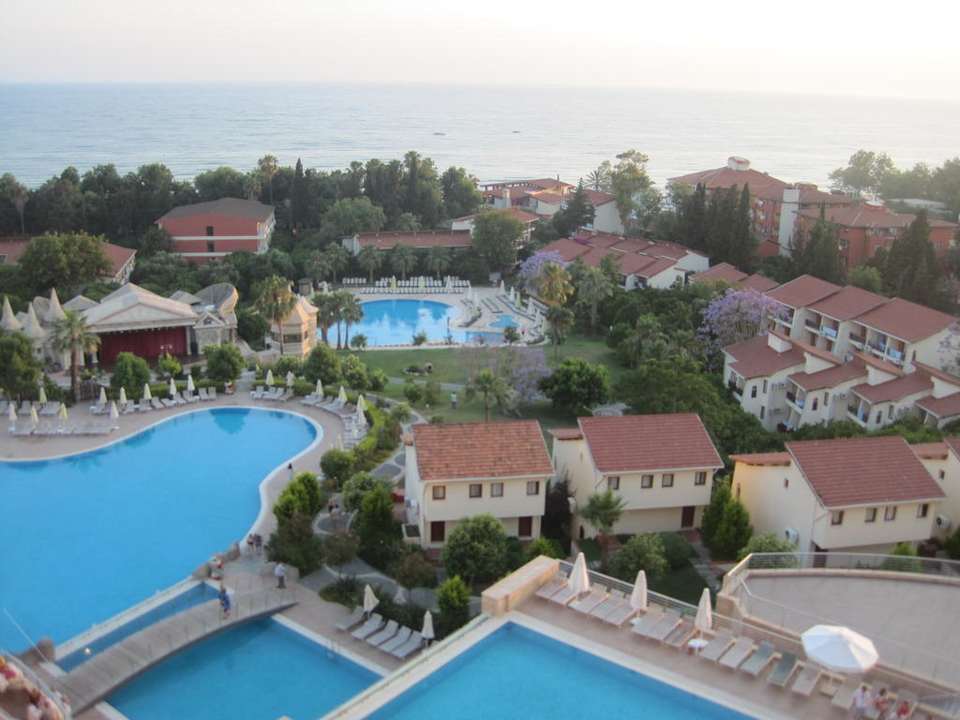 Aussicht vom Balkon in die Anlage Horus Paradise Luxury Resort & Club