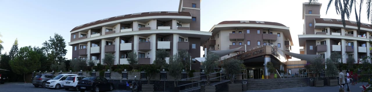 Eingang Hane Family Resort