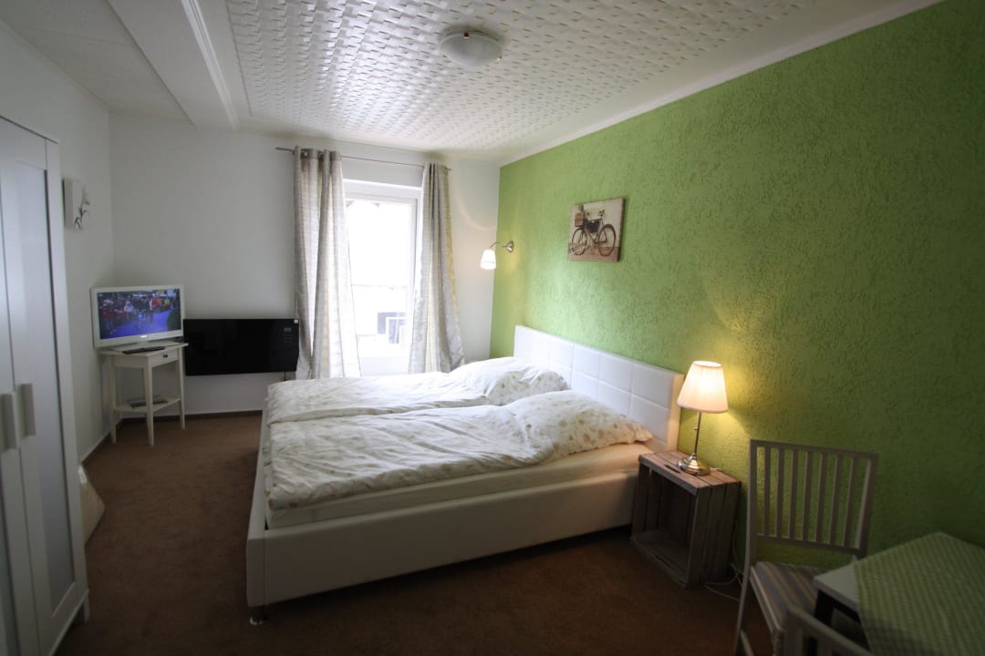 Doppelzimmer 8 mit Balkon Armarova Ihre Ferienpension