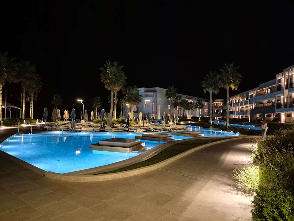 Außenansicht AMIRA Luxury Resort  Adults Only