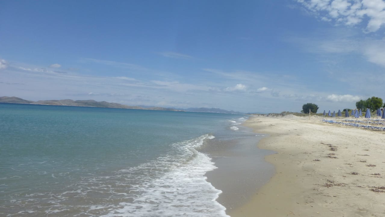 Strand mit Blick in Richtung Türkei Neptune Luxury Resort