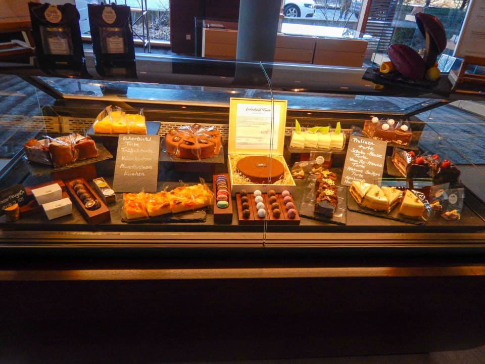 Pralinenauswahl in der Lobby Kempinski Hotel Berchtesgaden