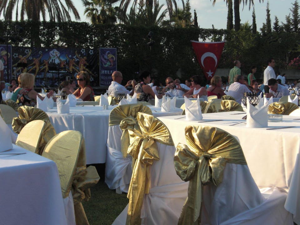 Galadinner Melas Resort Hotel