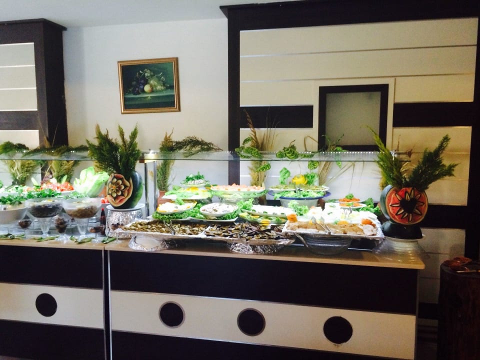 Die kalten Speisen am Buffet (gab auch warme ;) ) La Vita's Hotel