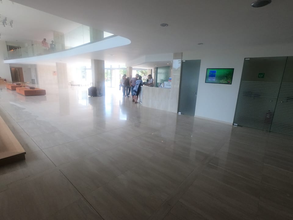 Lobby Caravia Beach Hotel