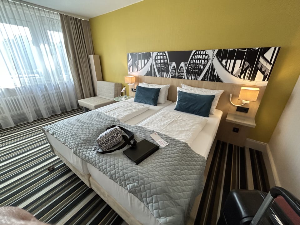 Zimmer Leonardo Hotel Hamburg Elbbrücken