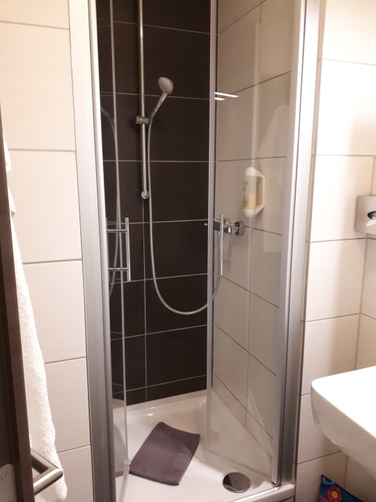 Zimmer Restaurant & Pension Eshramo