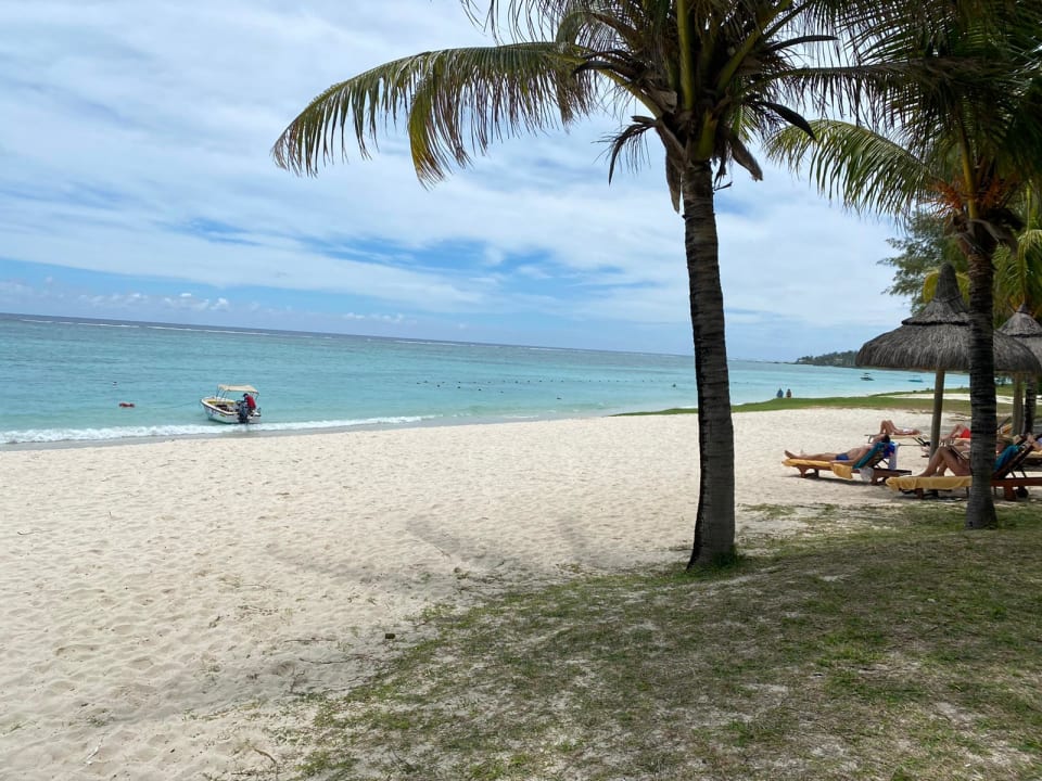 Strand Crystals Beach Resort Belle Mare, a member of Radisson Individuals