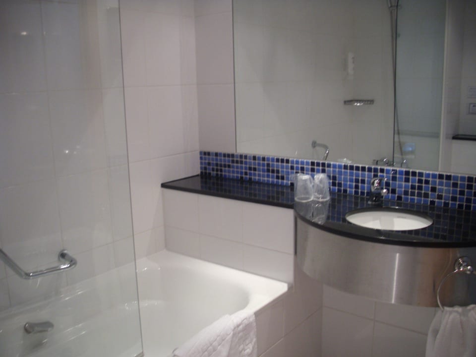 Zimmer 214 Bad B&B HOTEL Girona 3