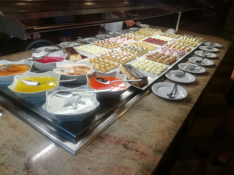 Gastro Hotel Riu Karamboa