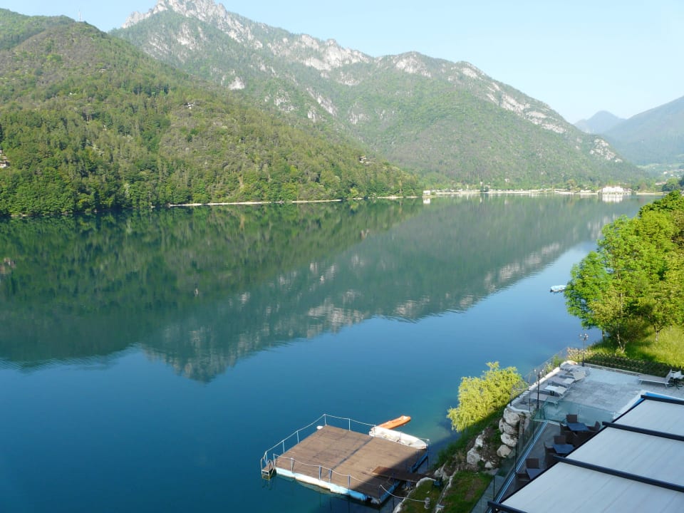 Vom Balkon die Aussicht Hotel Albergo Mezzolago