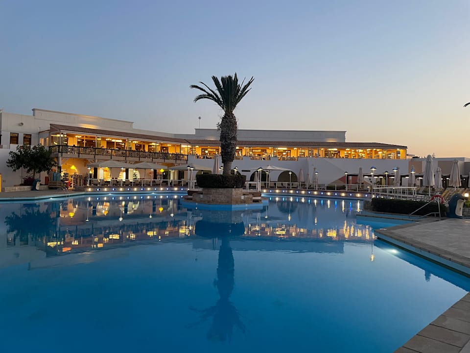Pool Knossos Royal