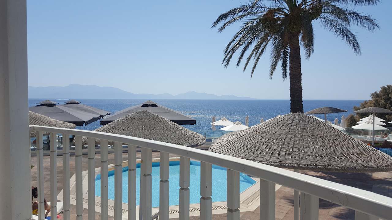 Außenansicht Dimitra Beach Hotel & Suites