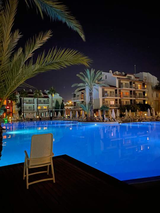 Pool Barut B Suites