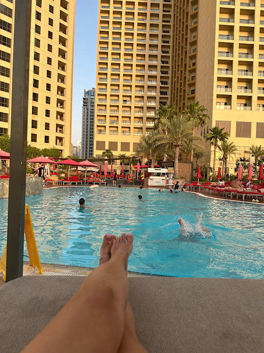 Pool Amwaj Rotana Jumeirah Beach Residence