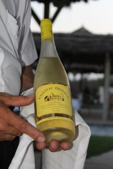 Wine The Orangers Beach Resort and Bungalows