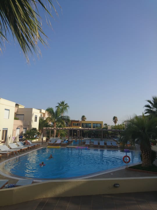 Pool Hotel Meropi