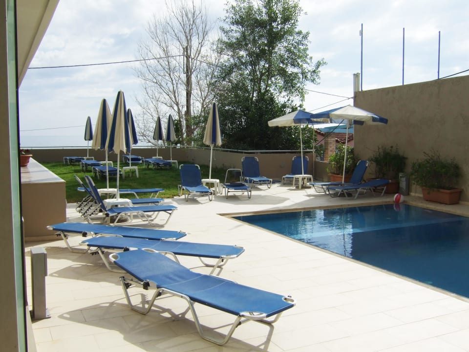 2. Pool im Hotel, 1. Stock Hotel Corissia Princess