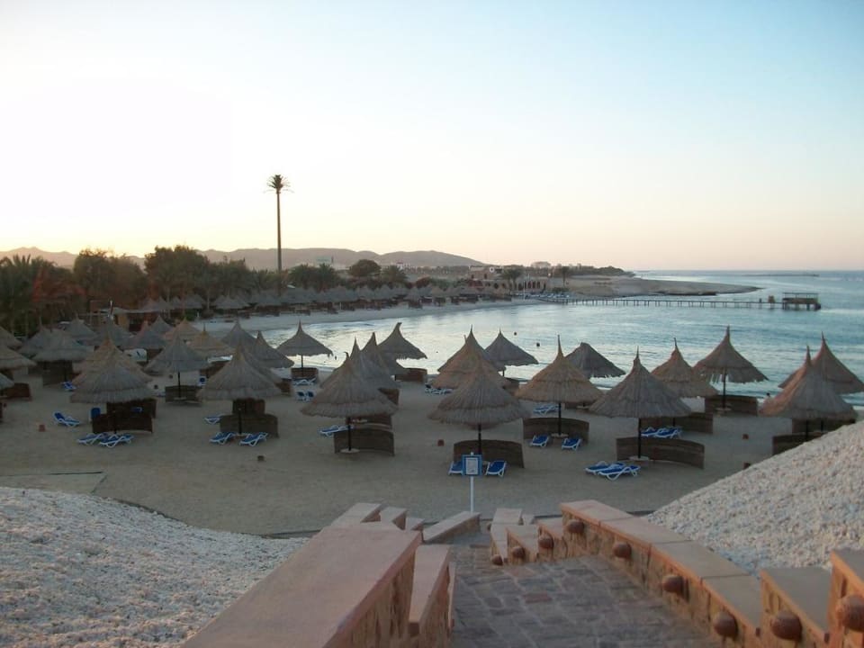 Strand im Abendlicht Mövenpick Resort El Quseir