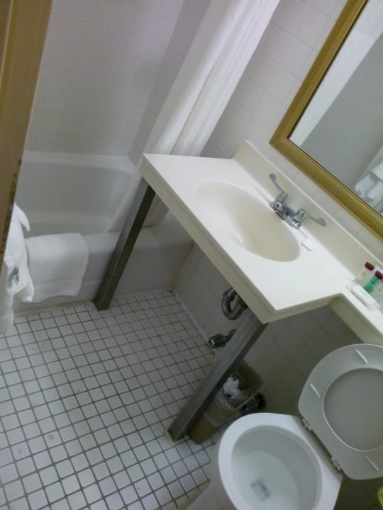 Bad Ramada by Wyndham Jersey City