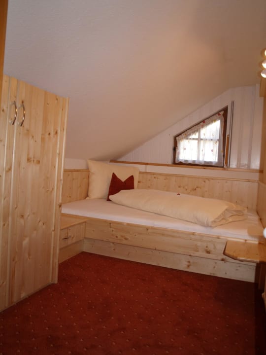 Schlafzimmer mit Dachschräge Ferienhaus Simonegg
