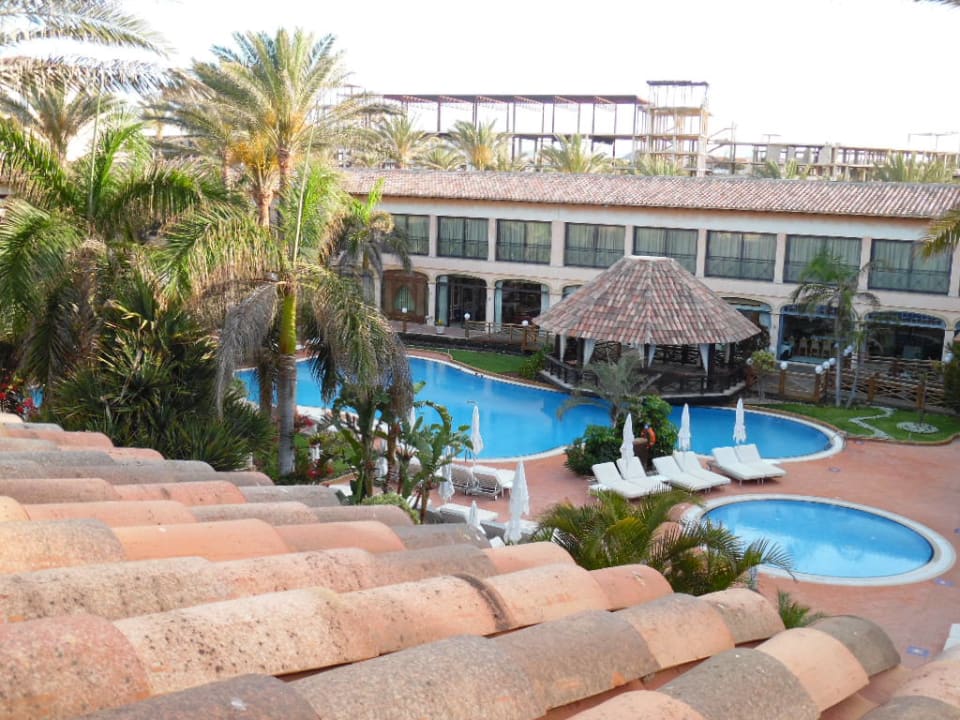 Pool Secrets Bahia Real Resort & SPA