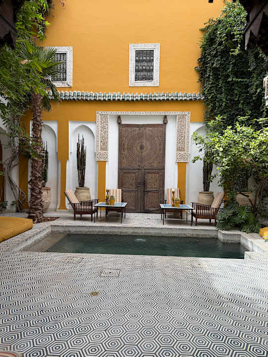 Außenansicht Riad Les Yeux Bleus