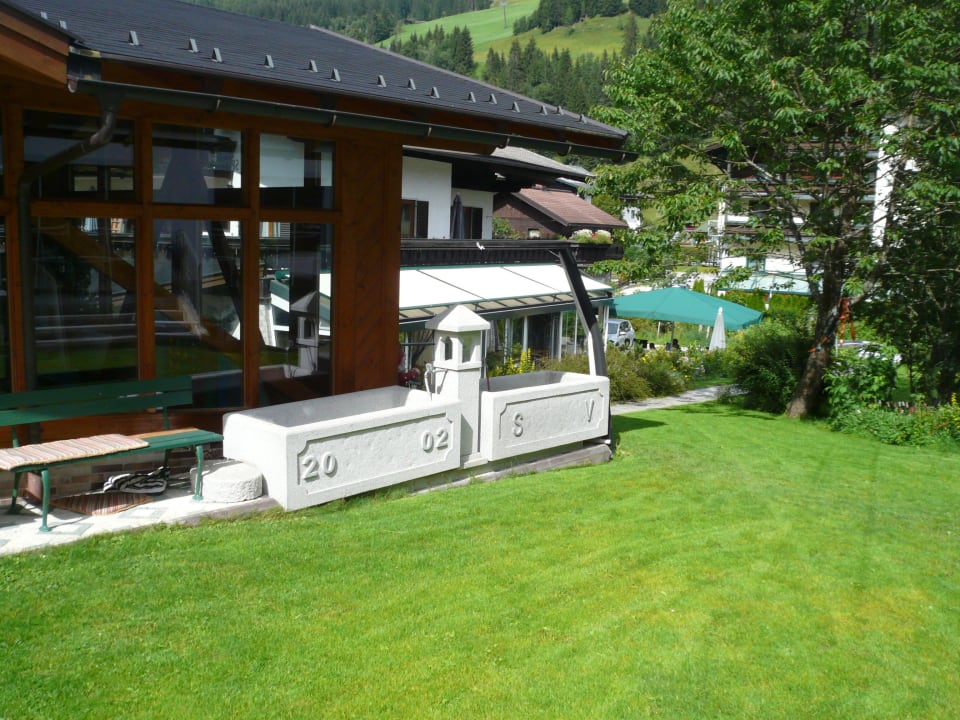 Ein kleiner teil vom Garten Hotel Ennskraxblick