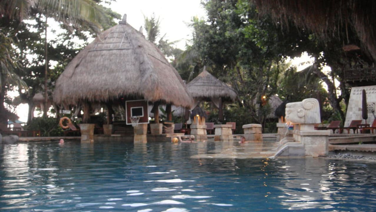 Pool am Strand Novotel Bali Benoa Hotel